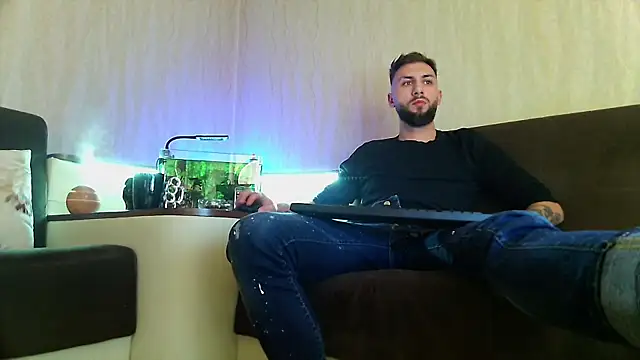 JamieNoxus online show from 5, 3, 2025