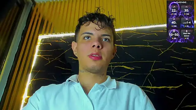 Snapshot of Alessandro_1610 chatting on 5, 4, 2026 Alessandro 1610 online show from 5, 4, 2026
