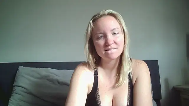 sexiirose22 online show from 23, 3, 2026