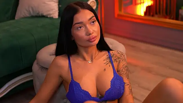 Snapshot of SashaFerrera chatting on 9, 3, 2025 SashaFerrera online show from 9, 3, 2025