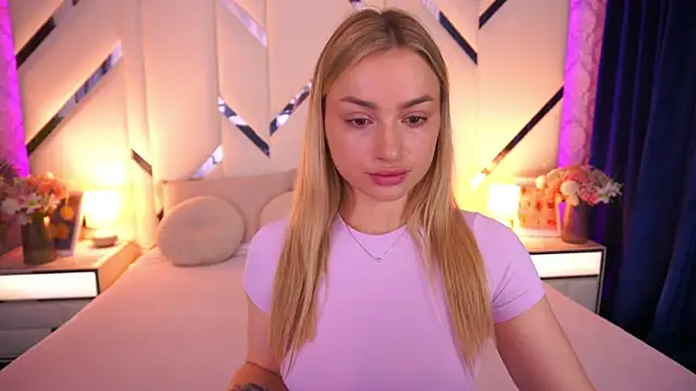 Snapshot of LindsieGreyy chatting on 7, 6, 2026 LindsieGreyy online show from 7, 6, 2026