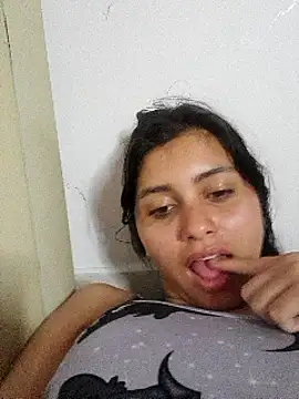 CHLOE ISABELL online show from 2, 3, 2025