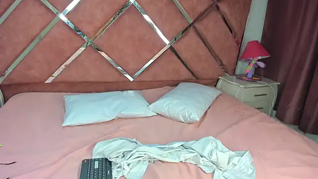 Snapshot of _JuliSweet_ chatting on 20, 3, 2025 JuliSweet online show from 20, 3, 2025