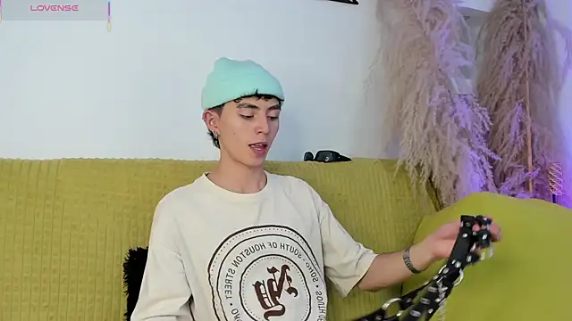 MaikyCooper online show from 1, 10, 2025