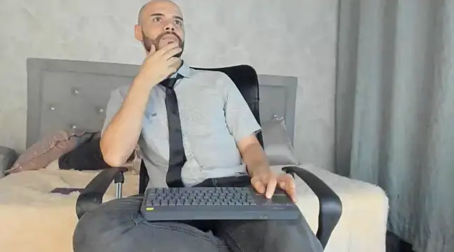 Luke Diaz7 online show from 22, 2, 2025