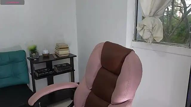 atenea 02 love online show from 25, 5, 2026
