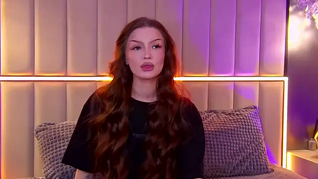 Snapshot of AlexaBright chatting on 17, 11, 2025 AlexaBright online show from 17, 11, 2025