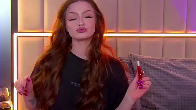 Snapshot of AlexaBright chatting on 18, 11, 2025 AlexaBright online show from 18, 11, 2025