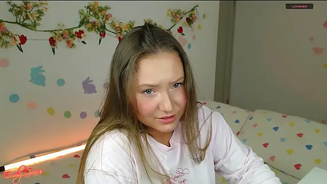 EmilyxxGraces online show from 6, 4, 2026