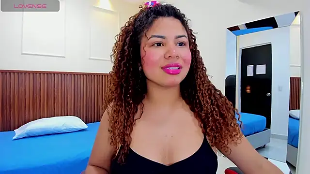 MELINAMARTINS online show from 20, 2, 2025