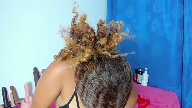 MELINAMARTINS online show from 23, 2, 2026