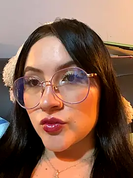 ValentinaOrtiz3 online show from 18, 9, 2025