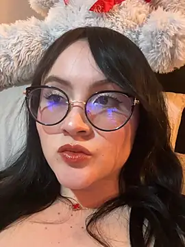 ValentinaOrtiz3 online show from 12, 2, 2026