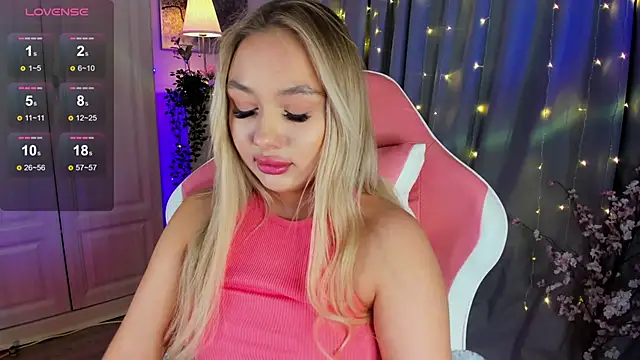 Snapshot of _Loneve__ chatting on 22, 3, 2025 Loneve online show from 22, 3, 2025