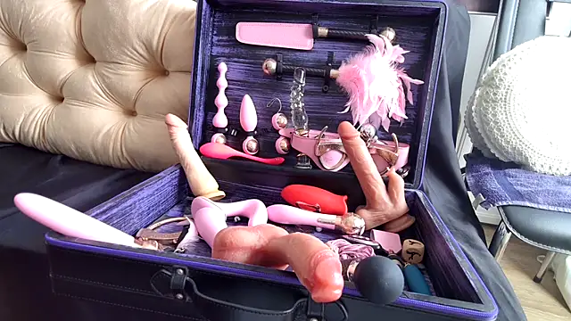 Chanel Noire online show from 8, 3, 2025