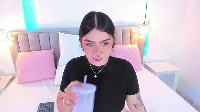 isolari  online show from 3, 1, 2025