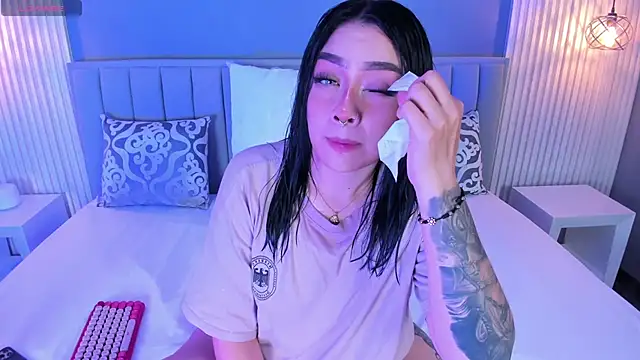 isolari  online show from 9, 3, 2025