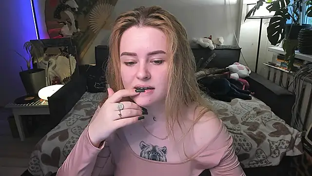 Alexa Pirs online show from 23, 4, 2026