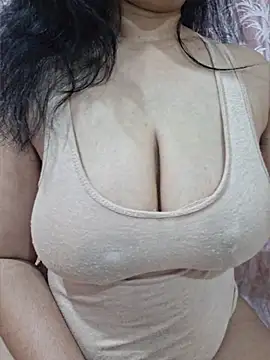 Snapshot of Jassi_Does chatting on 3, 5, 2026 Jassi Does online show from 3, 5, 2026