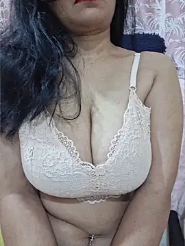 Snapshot of Jassi_Does chatting on 28, 5, 2026 Jassi Does online show from 28, 5, 2026