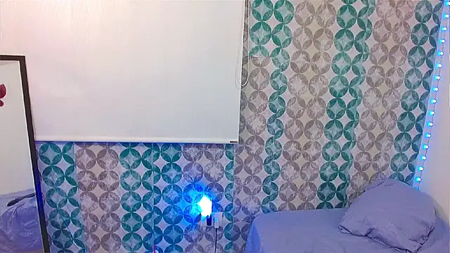 Snapshot of Emilybateee chatting on 25, 2, 2025 Emilybateee online show from 25, 2, 2025