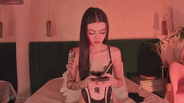 Snapshot of Giselle_royy chatting on 25, 6, 2026 Giselle royy online show from 25, 6, 2026