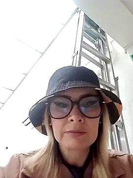 CandieGilson   online show from 8, 11, 2025