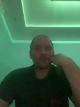 Snapshot of Krzysiekg123 chatting on 14, 11, 2025 Krzysiekg123 online show from 14, 11, 2025