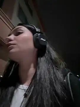 Snapshot of lunalovelee chatting on 24, 9, 2025 lunalovelee online show from 24, 9, 2025