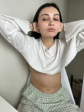 Snapshot of lunalovelee chatting on 17, 11, 2025 lunalovelee online show from 17, 11, 2025