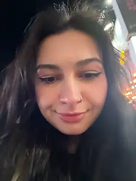 Snapshot of lunalovelee chatting on 20, 12, 2025 lunalovelee online show from 20, 12, 2025