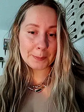 Mona Plus online show from 3, 3, 2025