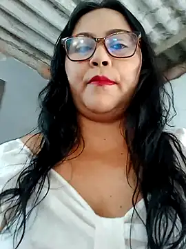 Snapshot of promiscuous-indecent-momm chatting on 21, 9, 2025 promiscuous-indecent-momm online show from 21, 9, 2025