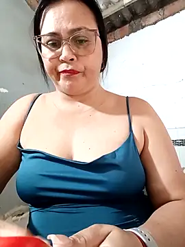 Snapshot of promiscuous-indecent-momm chatting on 3, 2, 2026 promiscuous-indecent-momm online show from 3, 2, 2026