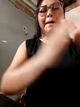 Snapshot of promiscuous-indecent-momm chatting on 8, 2, 2026 promiscuous-indecent-momm online show from 8, 2, 2026