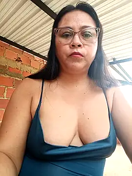 Snapshot of promiscuous-indecent-momm chatting on 23, 2, 2026 promiscuous-indecent-momm online show from 23, 2, 2026