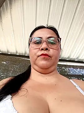 Snapshot of promiscuous-indecent-momm chatting on 4, 3, 2026 promiscuous-indecent-momm online show from 4, 3, 2026