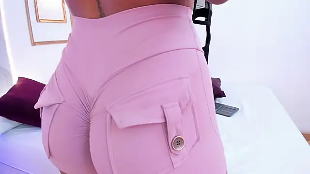 KylieGomeez online show from 12, 3, 2025