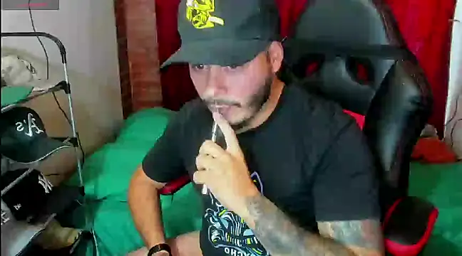 Snapshot of ragnar_lothbrok777 chatting on 5, 3, 2025 ragnar lothbrok777 online show from 5, 3, 2025