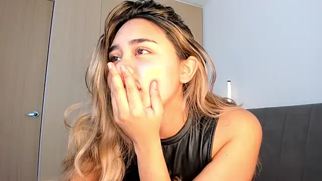 Hornyholly   online show from 10, 1, 2026