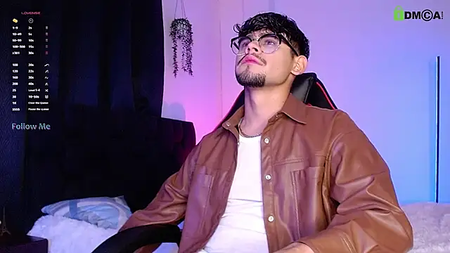 Snapshot of isaac-saenz chatting on 12, 10, 2025 isaac-saenz online show from 12, 10, 2025