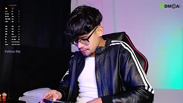 Snapshot of isaac-saenz chatting on 21, 10, 2025 isaac-saenz online show from 21, 10, 2025