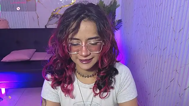 kristen tay online show from 19, 4, 2026