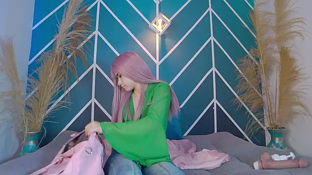 Arii moon online show from 9, 10, 2025