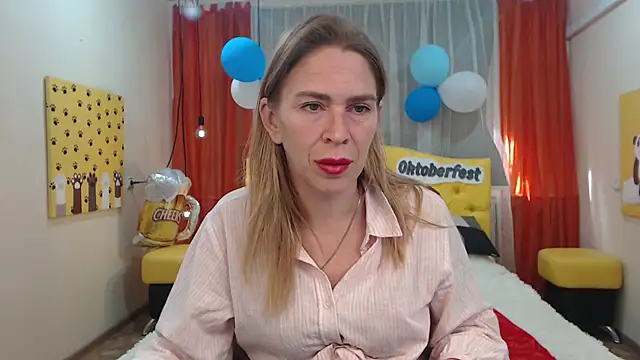 TessaDaybreak online show from 25, 9, 2025