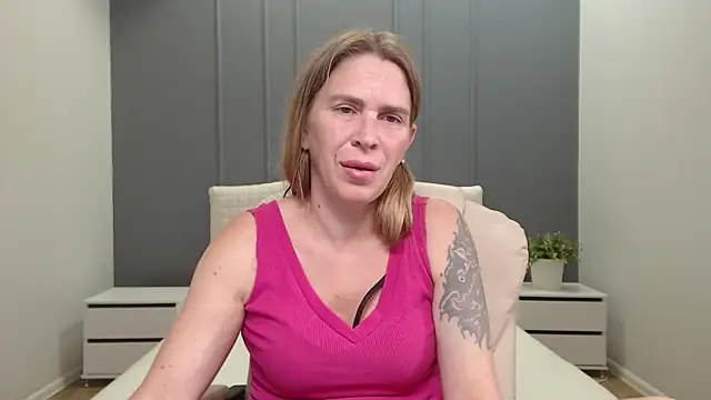 TessaDaybreak online show from 28, 7, 2026