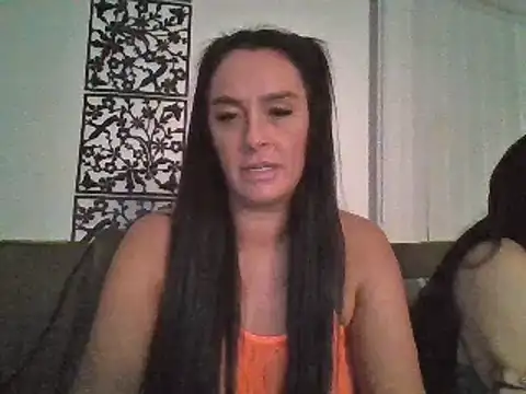 Layla Gilf Mae online show from 25, 2, 2025