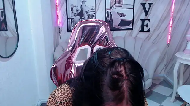 Snapshot of Anni_acker_b chatting on 8, 9, 2025 Anni acker b online show from 8, 9, 2025