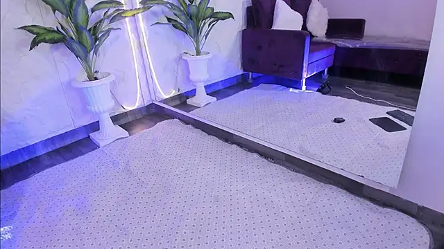 Snapshot of MelanieHillss chatting on 16, 12, 2025 MelanieHillss online show from 16, 12, 2025