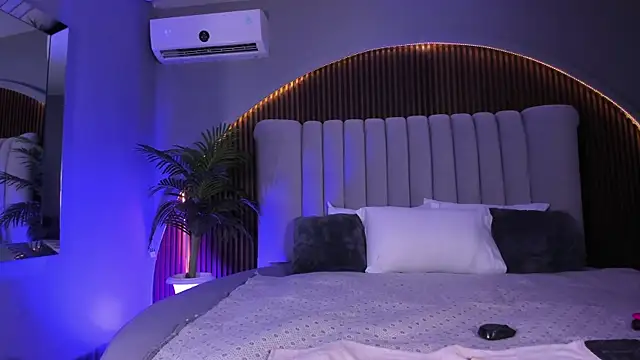 Snapshot of MelanieHillss chatting on 14, 1, 2026 MelanieHillss online show from 14, 1, 2026